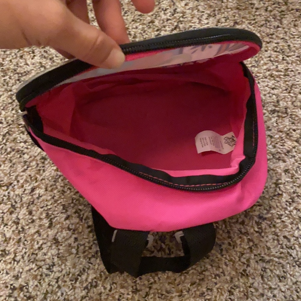 Girls back pack 2 new mask back back is also new